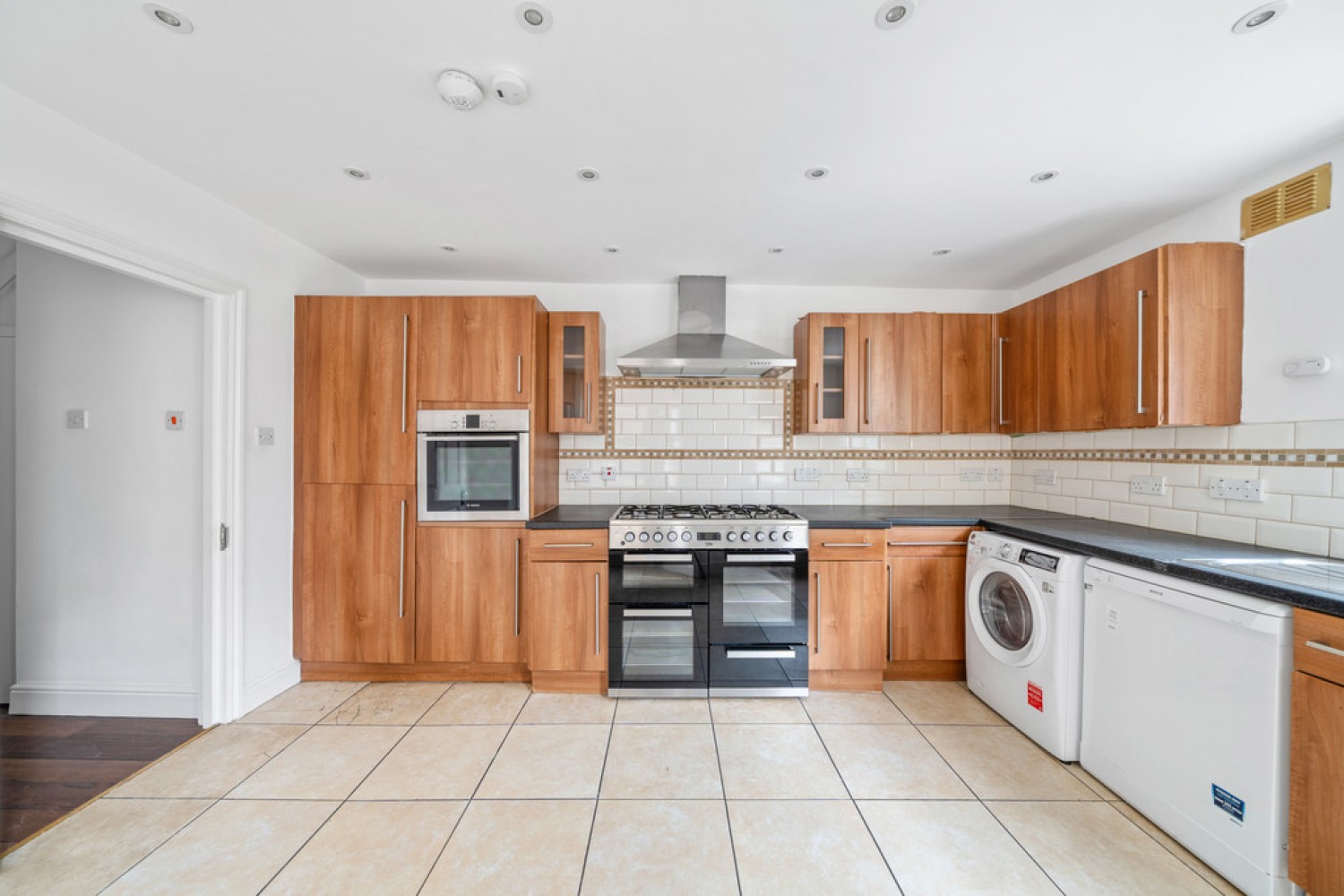 4 bedroom House for Sale Hartismere Road, Fulham