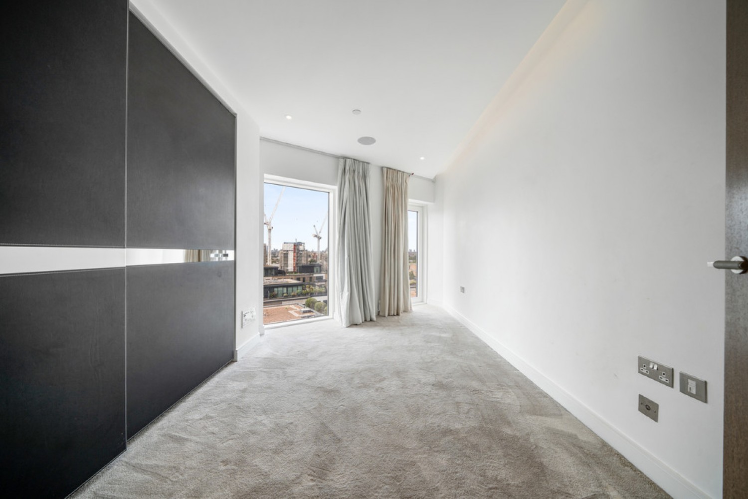 3 bedroom Flat for Letting The Tower, Chelsea Creek