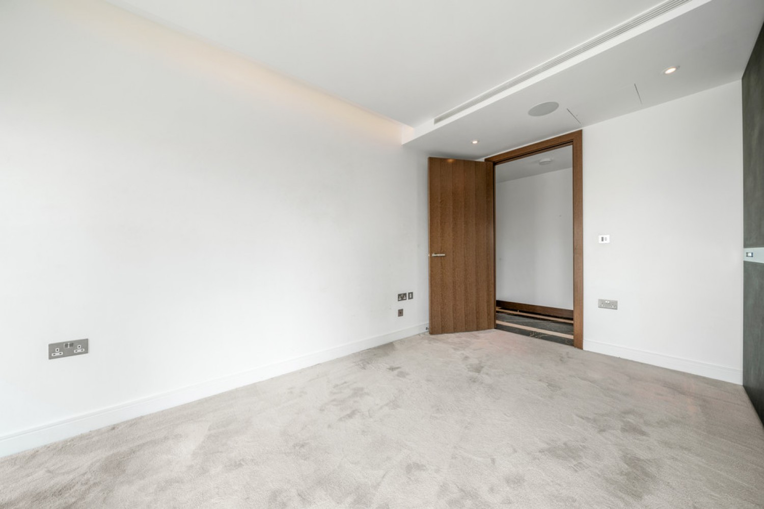 3 bedroom Flat for Letting The Tower, Chelsea Creek