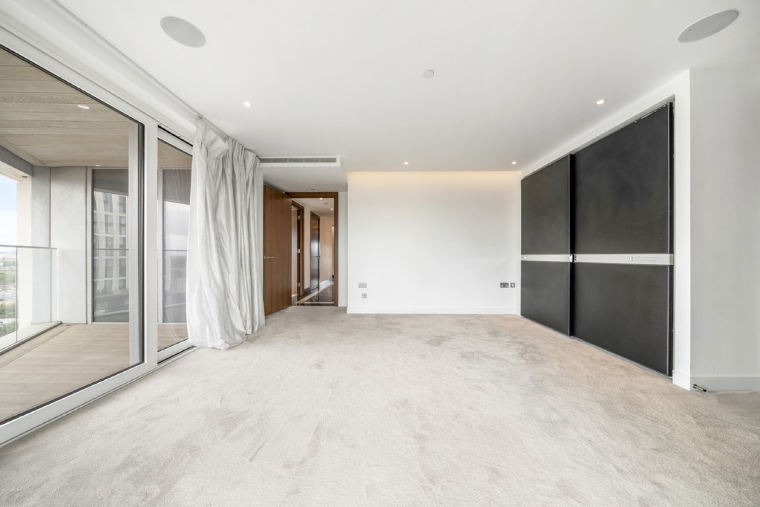 3 bedroom Flat for Letting The Tower, Chelsea Creek