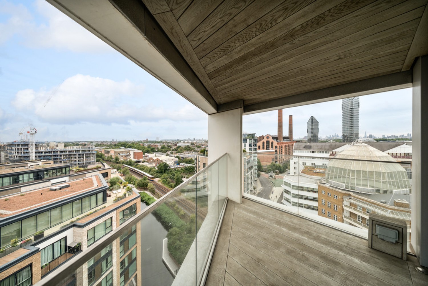 3 bedroom Flat for Letting The Tower, Chelsea Creek