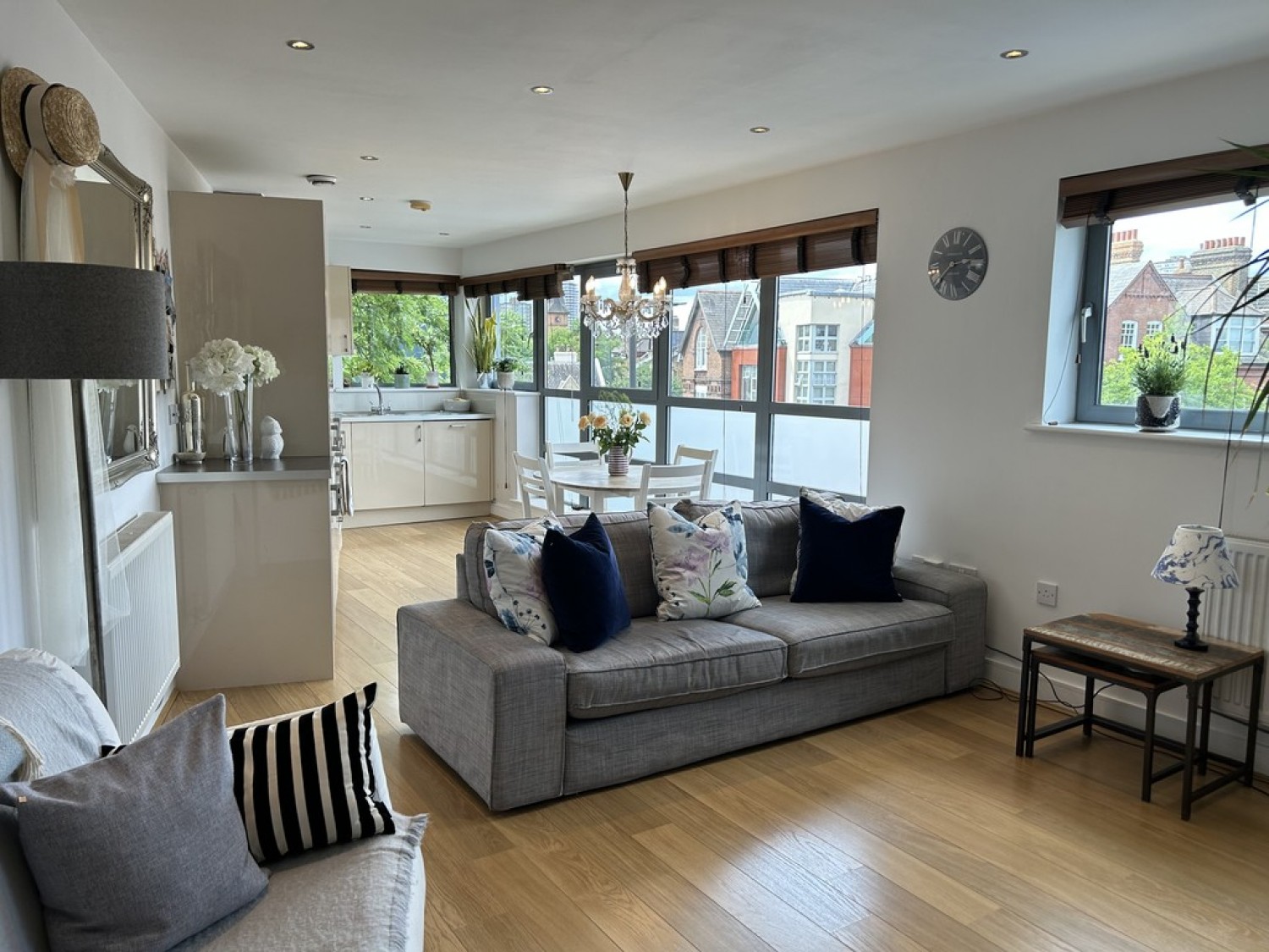 1 bedroom Flat for Sale Battersea Park Road, Battersea
