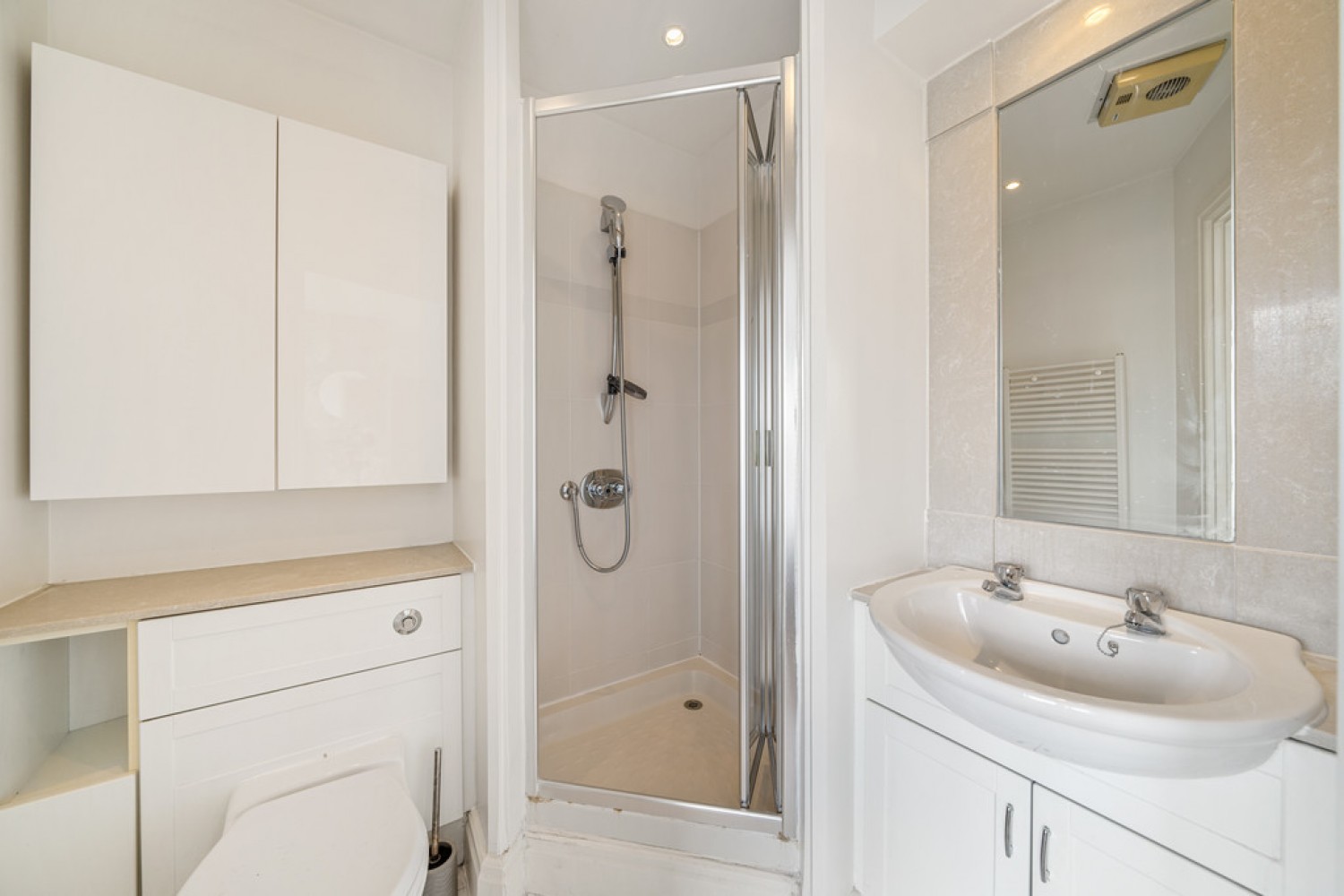 2 bedroom Flat in Riverside West, Wandsworth