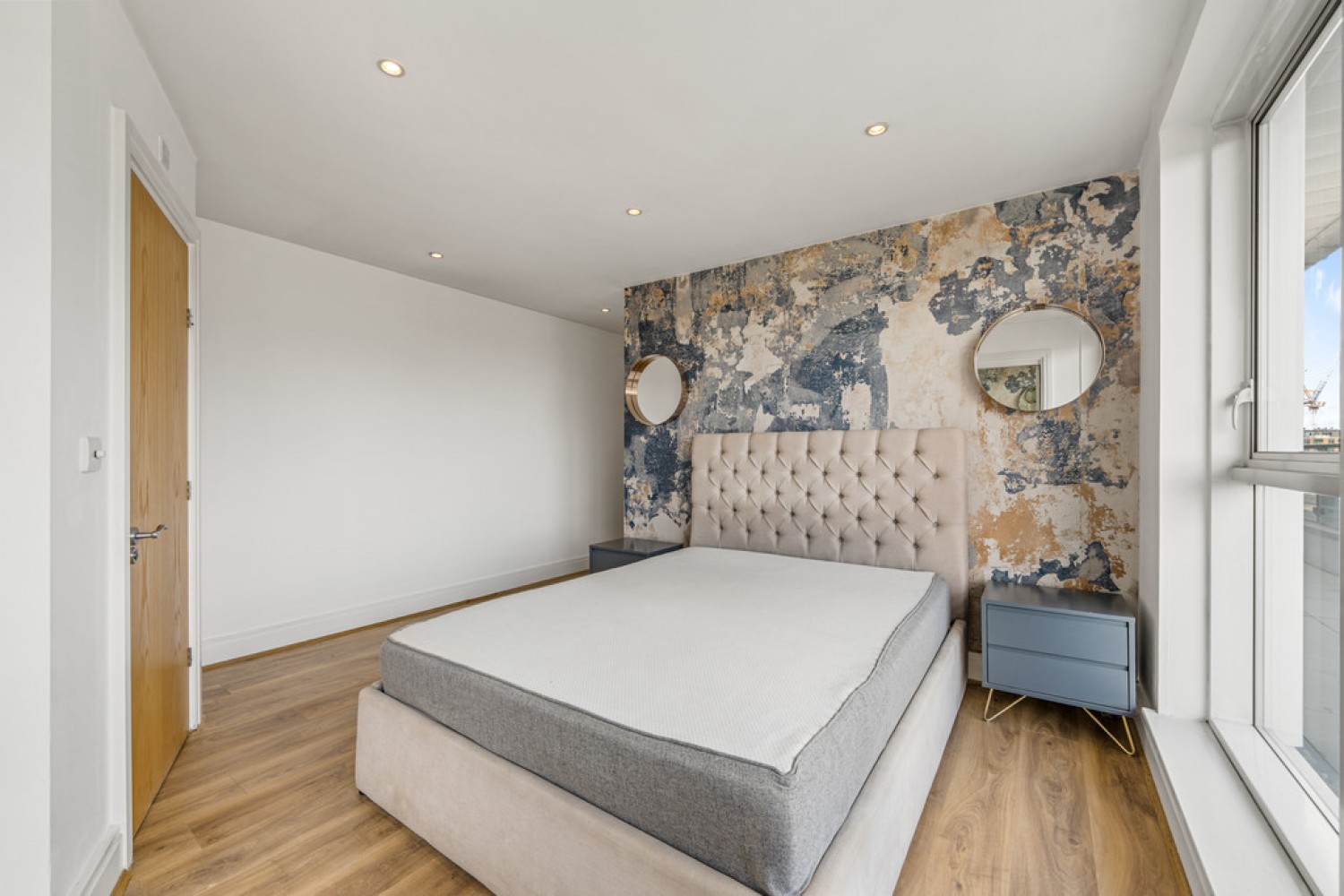 2 bedroom Flat in Riverside West, Wandsworth