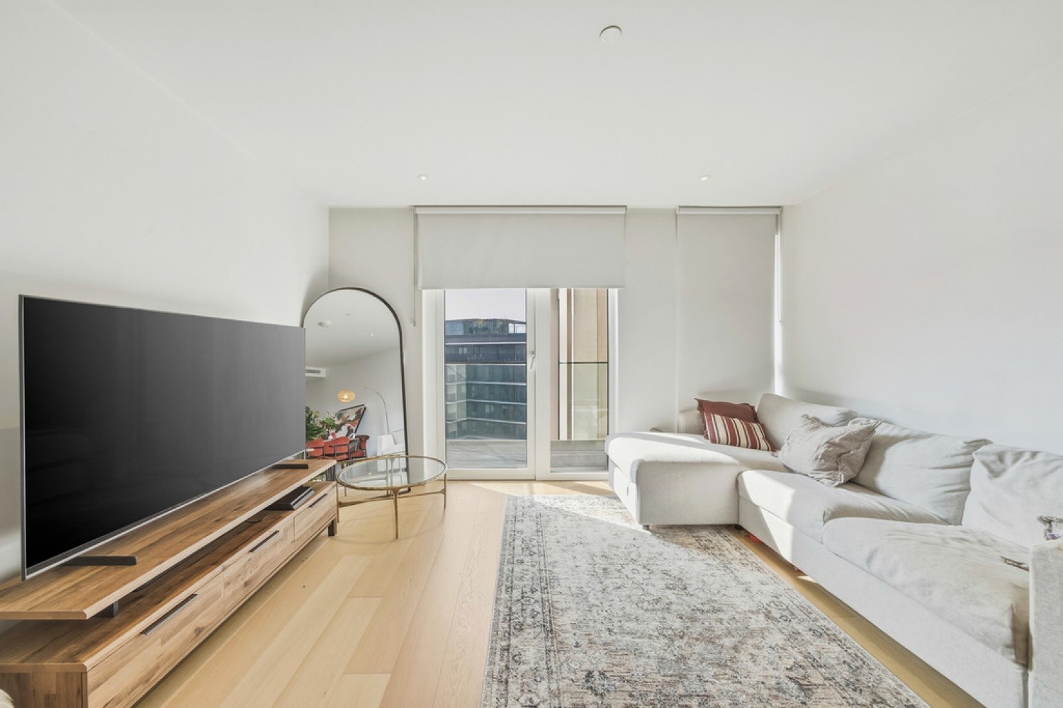 2 bedroom Flat for Sale Belvedere Row Apartments, White City Living