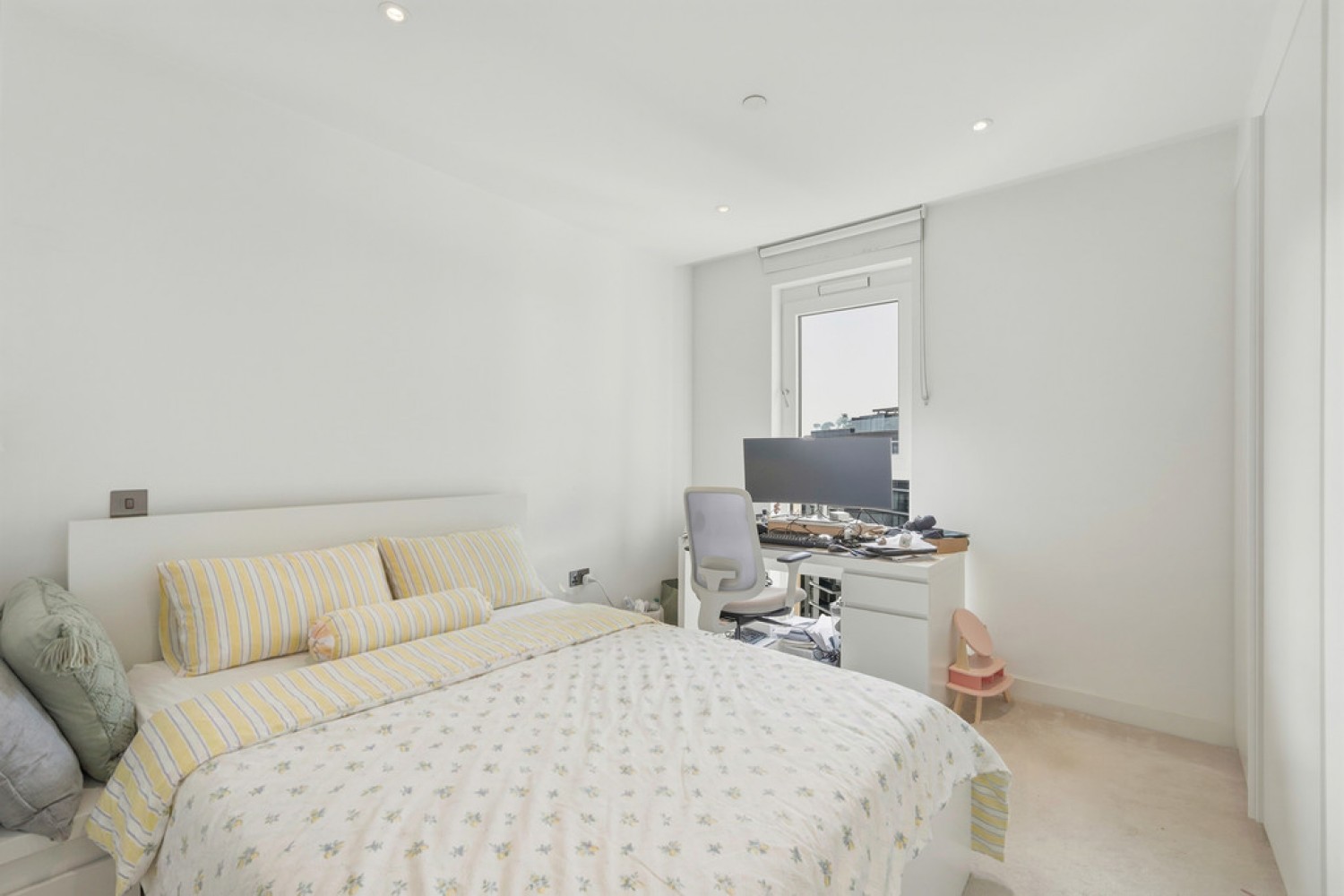 2 bedroom Flat for Sale Belvedere Row Apartments, White City Living