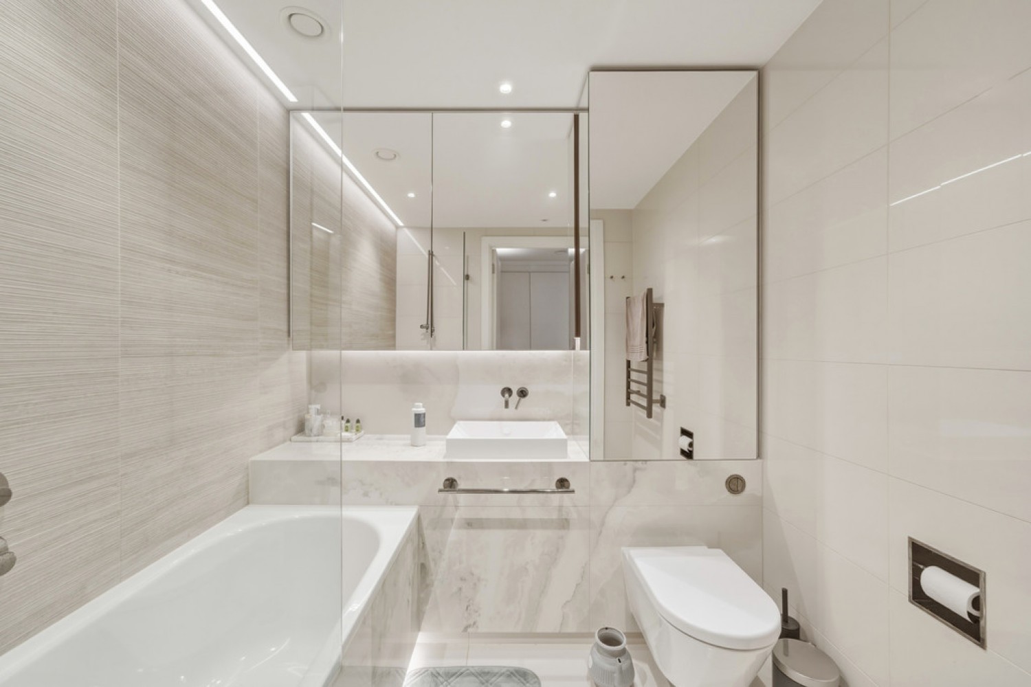 2 bedroom Flat for Sale Belvedere Row Apartments, White City Living