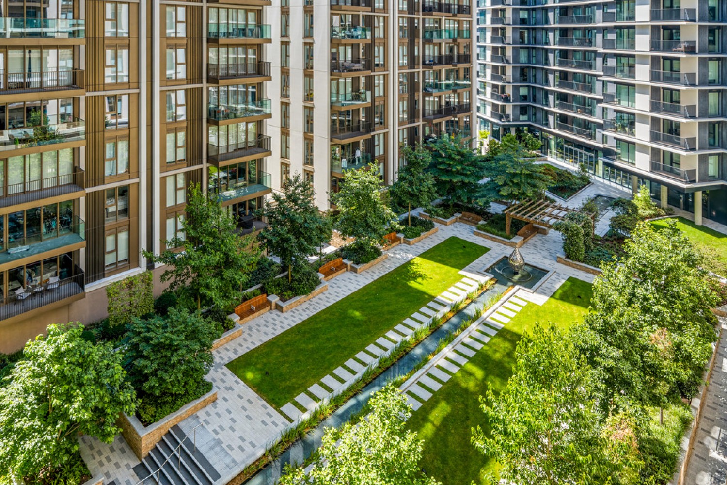 2 bedroom Flat for Sale Belvedere Row Apartments, White City Living