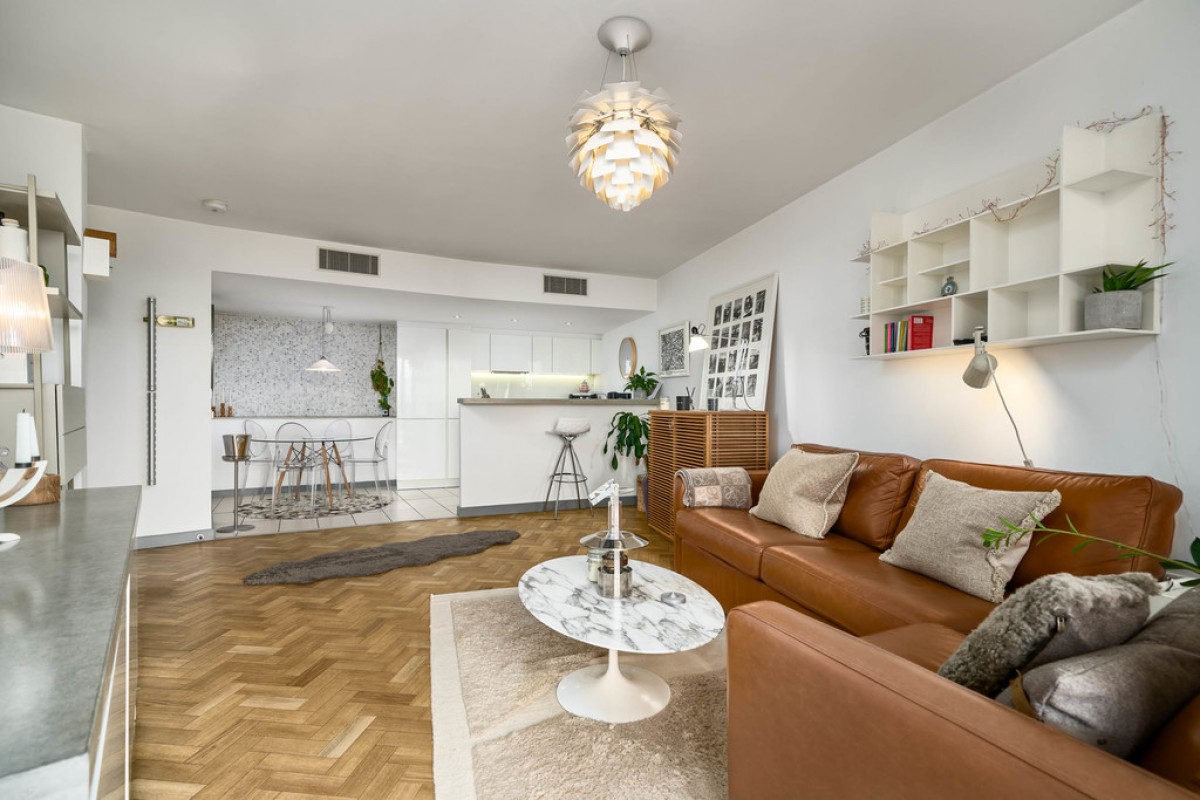 Falcon Wharf, Lombard Road