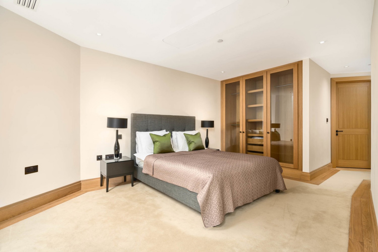 2 bedroom Flat for Sale John Islip Street, Westminster
