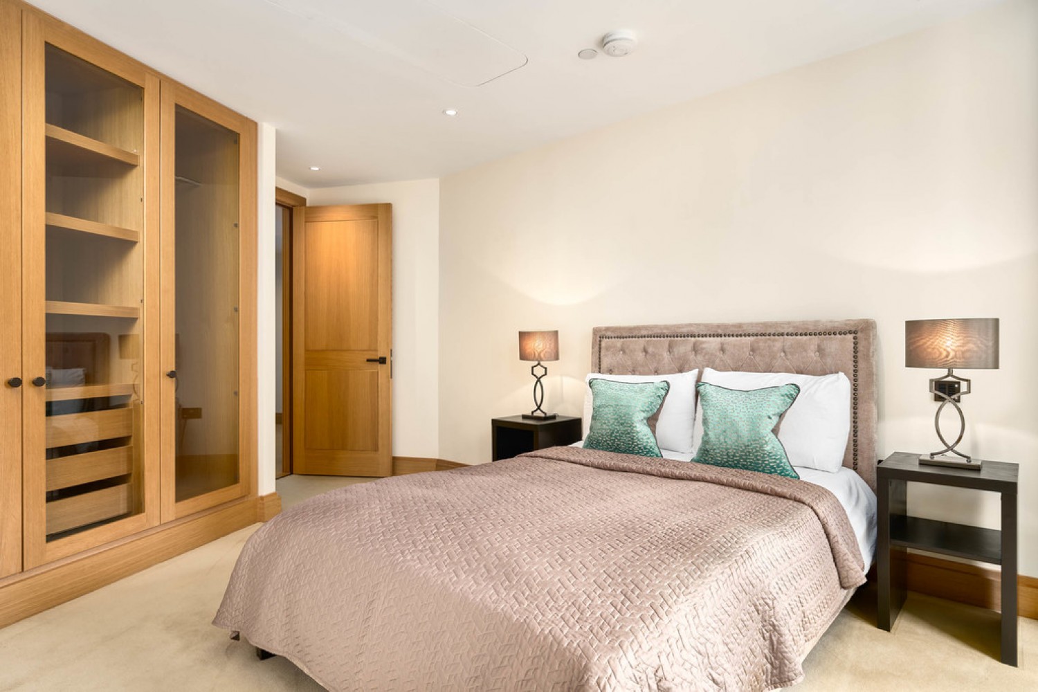 2 bedroom Flat for Sale John Islip Street, Westminster