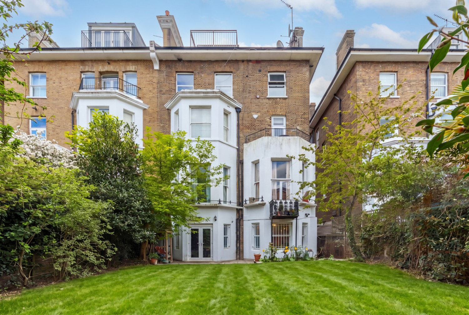 3 bedroom Flat for Sale Redcliffe Gardens, Chelsea