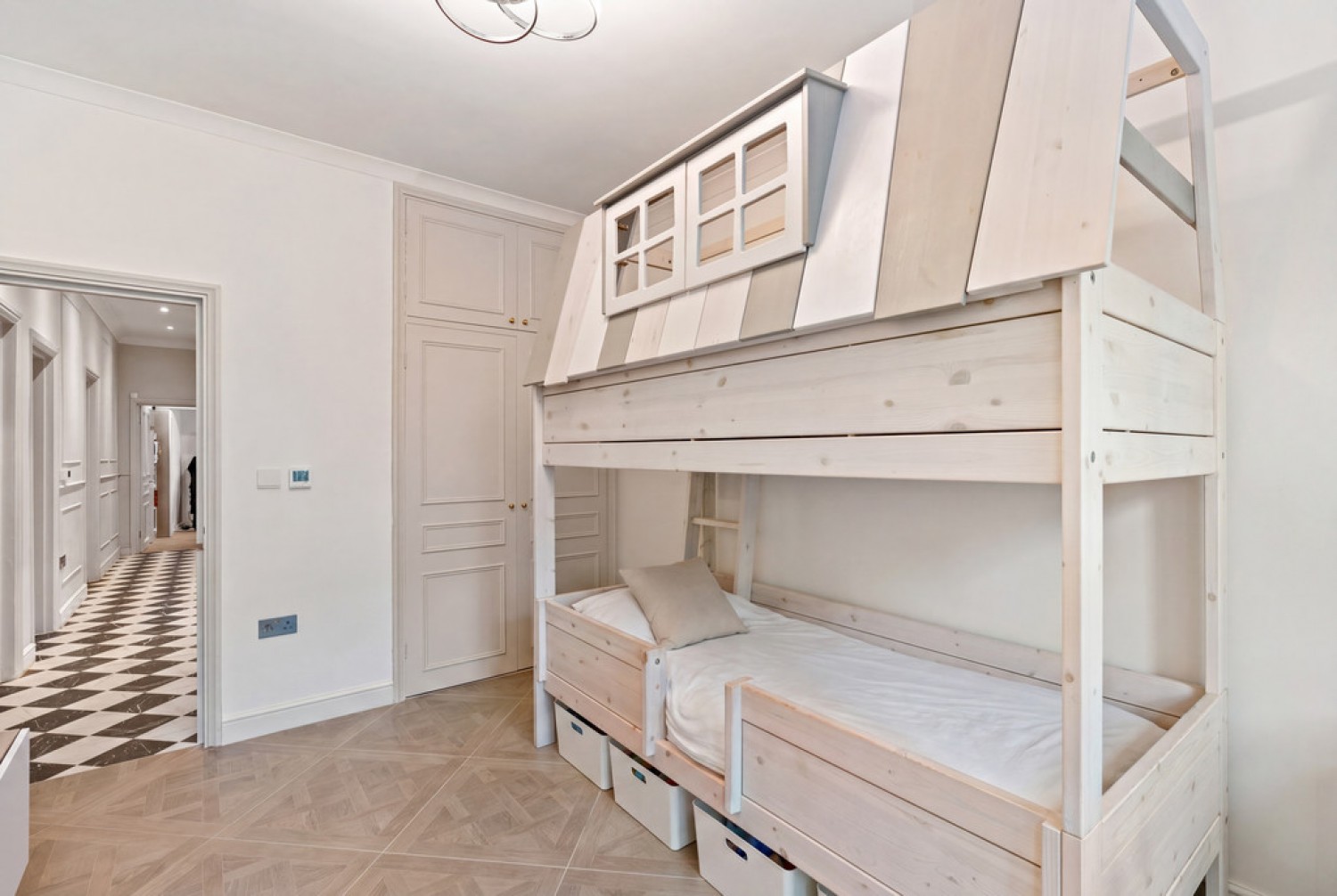 3 bedroom Flat for Sale Redcliffe Gardens, Chelsea