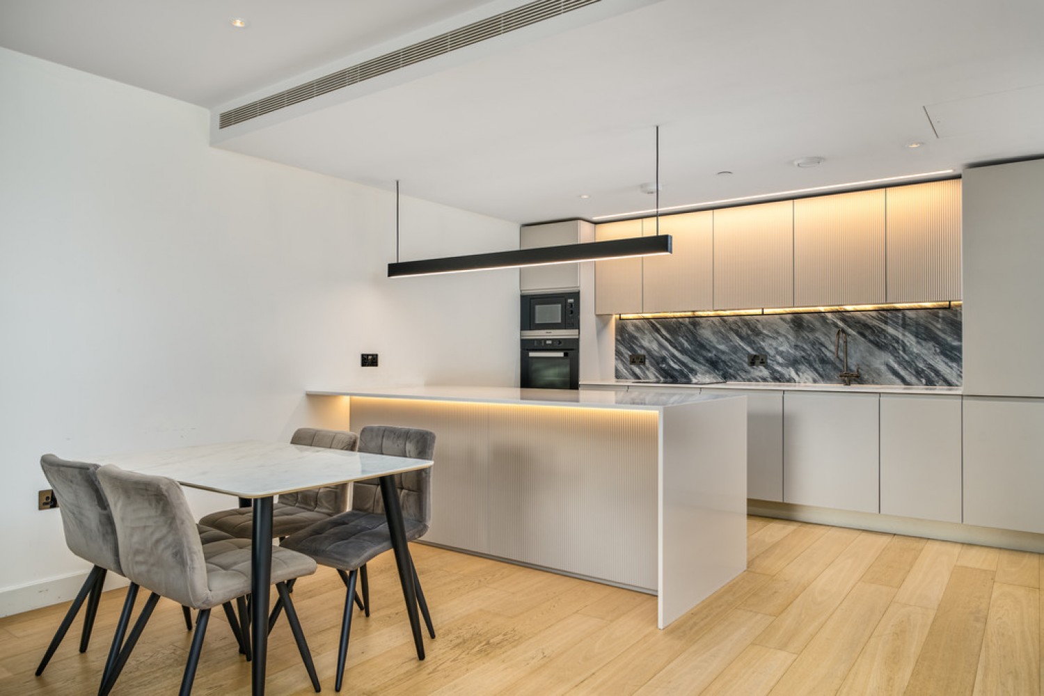 2 bedroom Flat for Sale White City Living, London