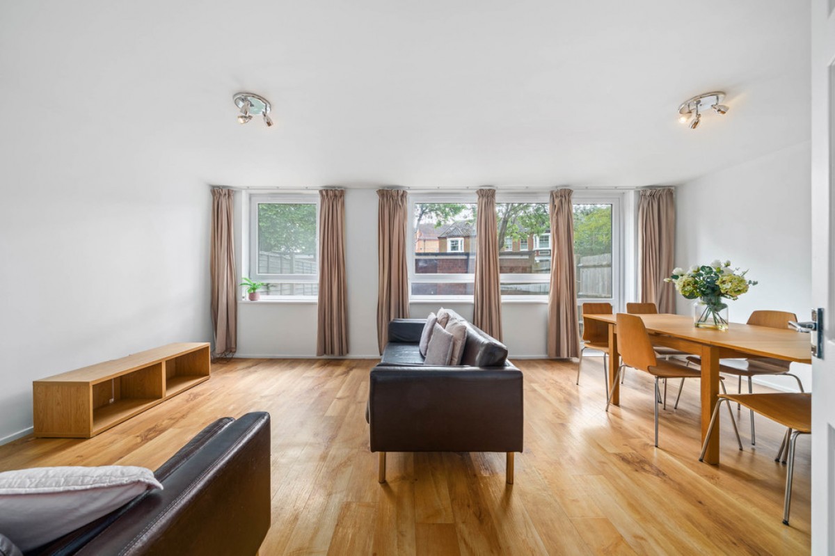 Mansel Court, Battersea Bridge Road