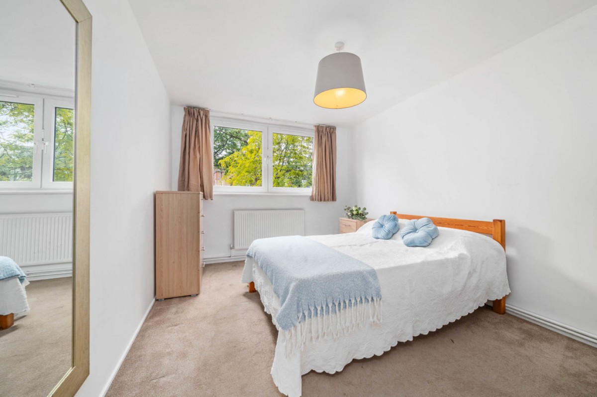 Mansel Court, Battersea Bridge Road