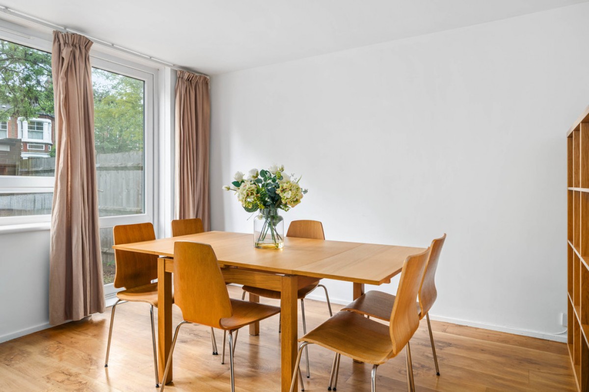 Mansel Court, Battersea Bridge Road