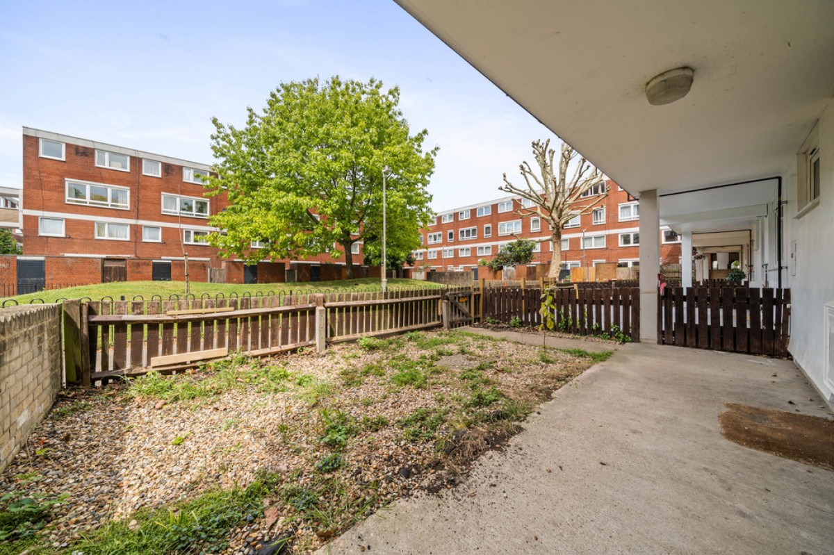 Mansel Court, Battersea Bridge Road