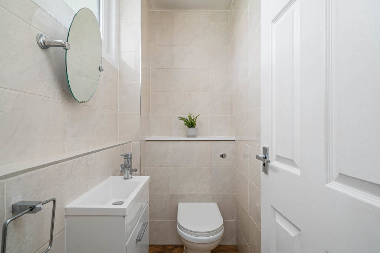 4 bedroom Flat for Letting Mansel Court, Battersea Bridge Road