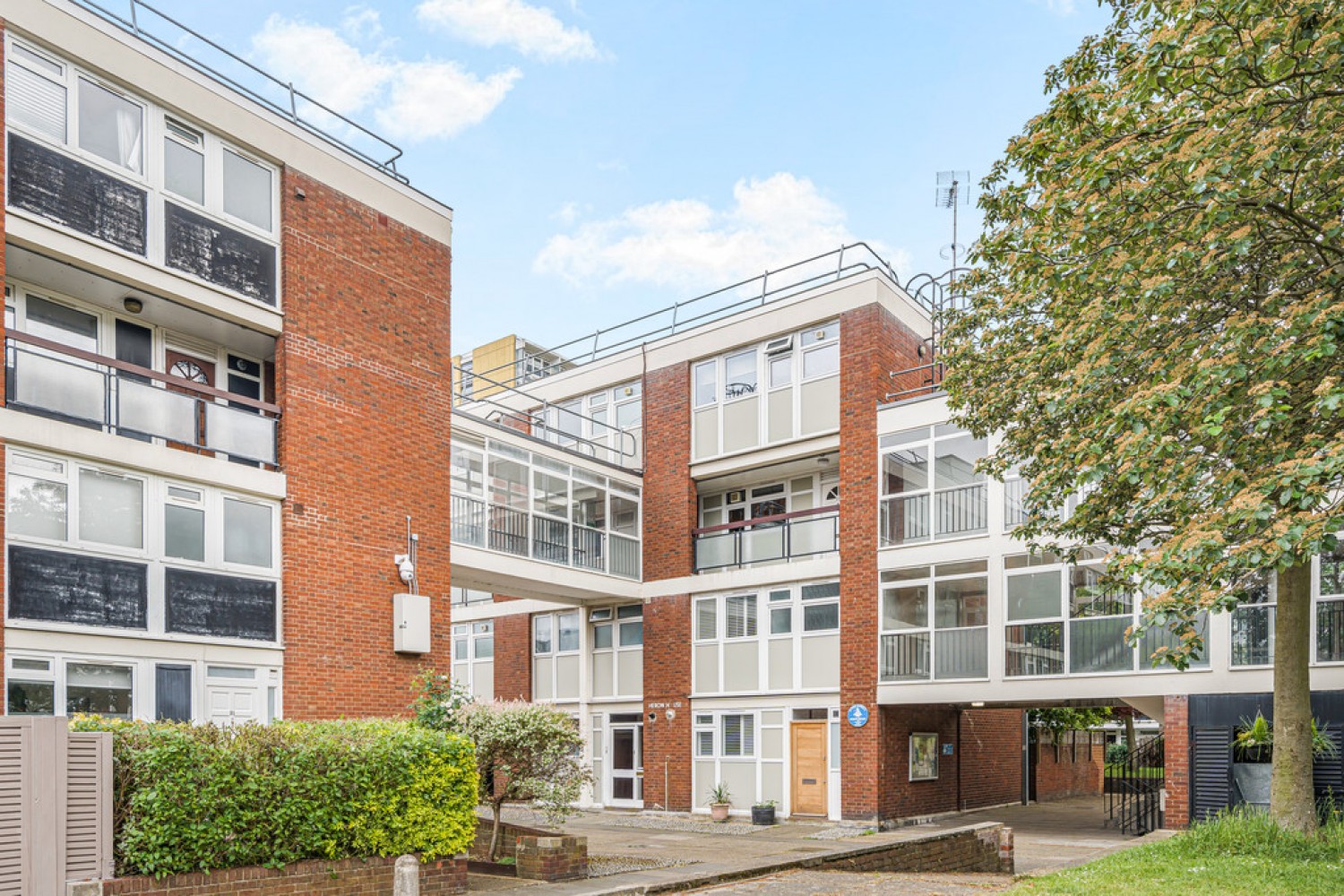 3 bedroom Flat for Sale Heron House, Battersea