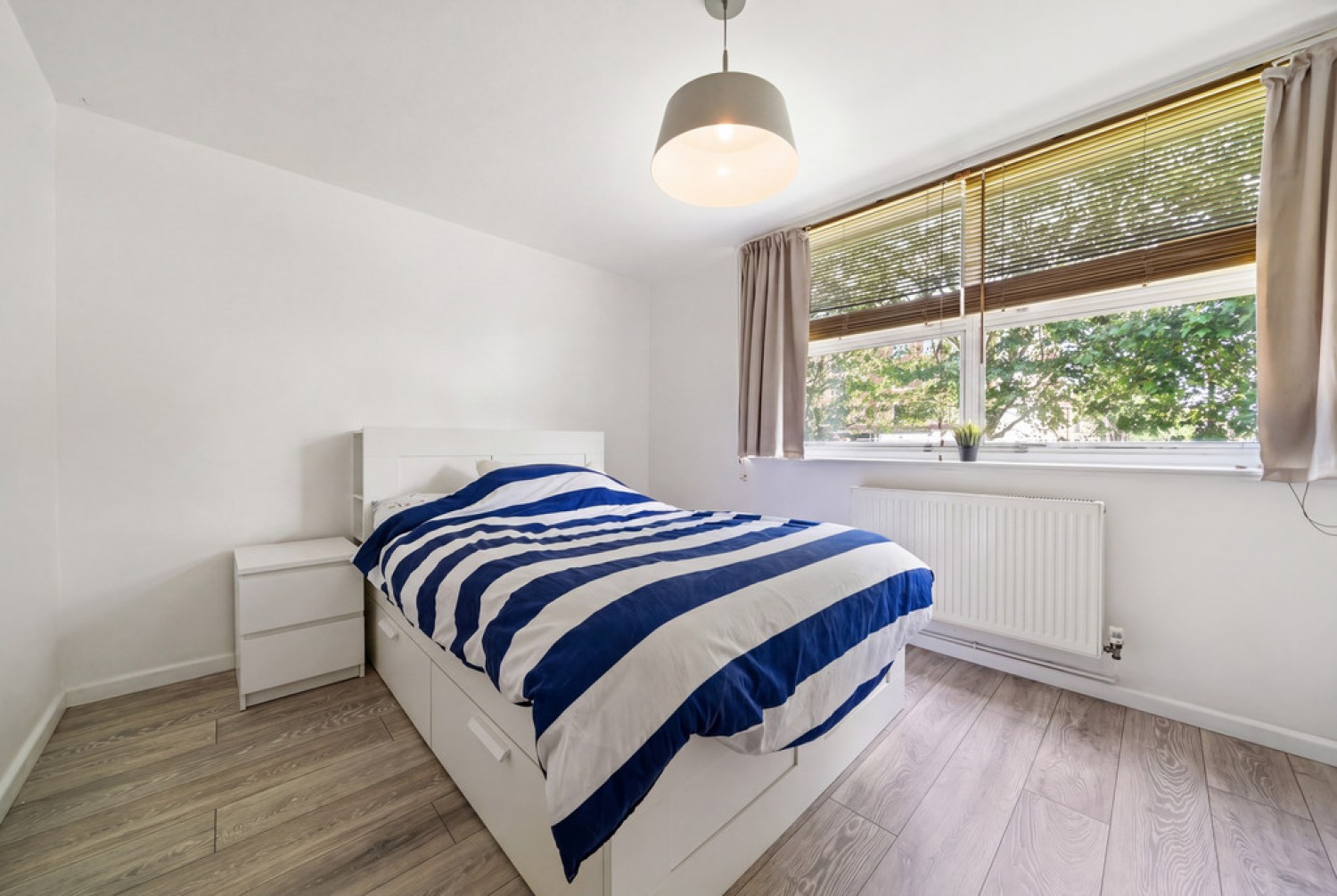 2 bedroom Flat for Sale Ravensworth Court, Fulham