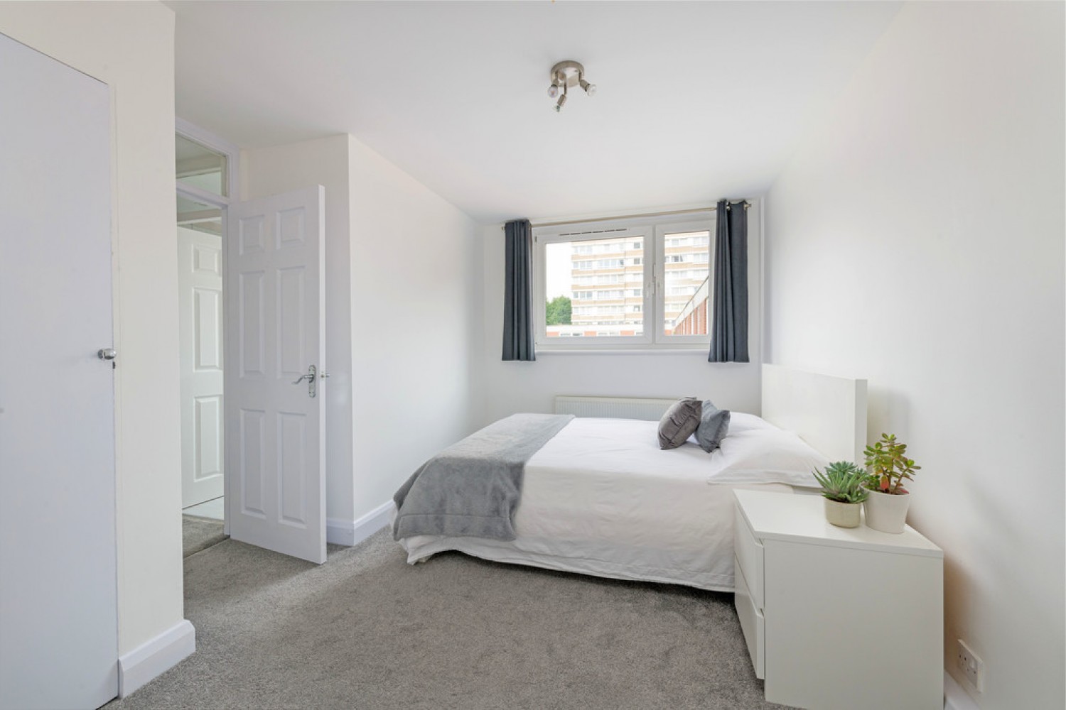 4 bedroom Flat for Letting Surrey Lane , Battersea
