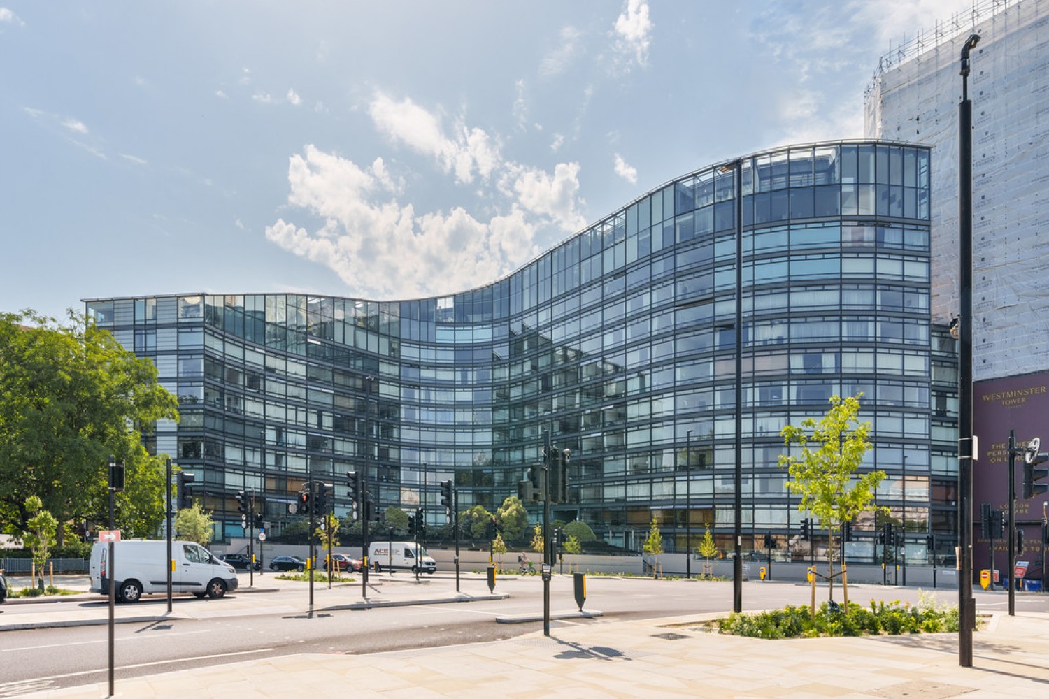 3 bedroom Flat for Letting Parliament View Apartments, Albert Embankment