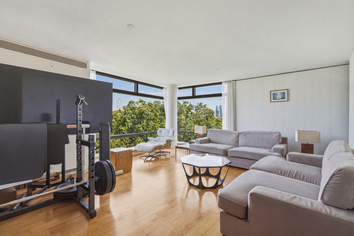 3 bedroom Flat for Letting Parliament View Apartments, Albert Embankment
