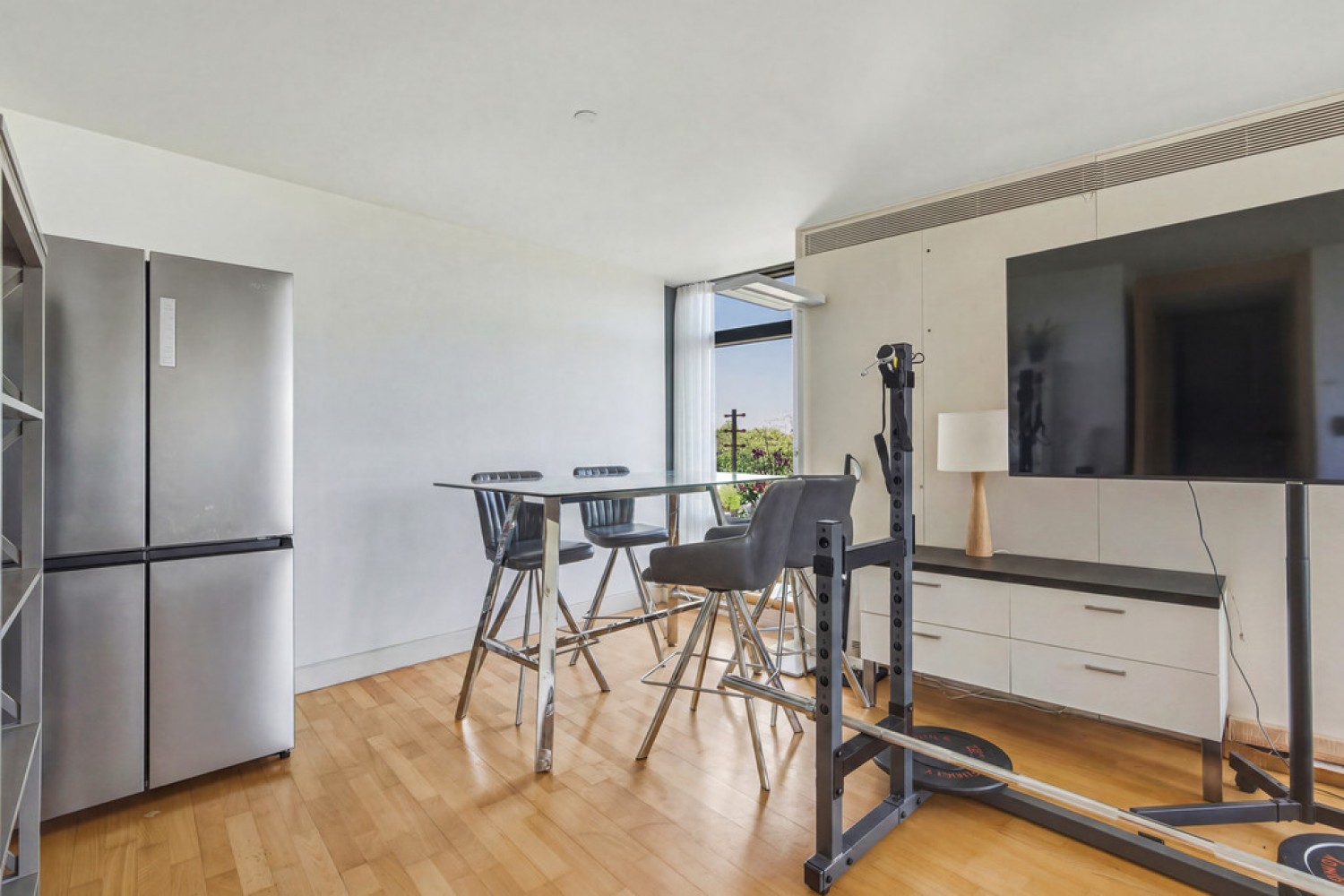 3 bedroom Flat for Letting Parliament View Apartments, Albert Embankment