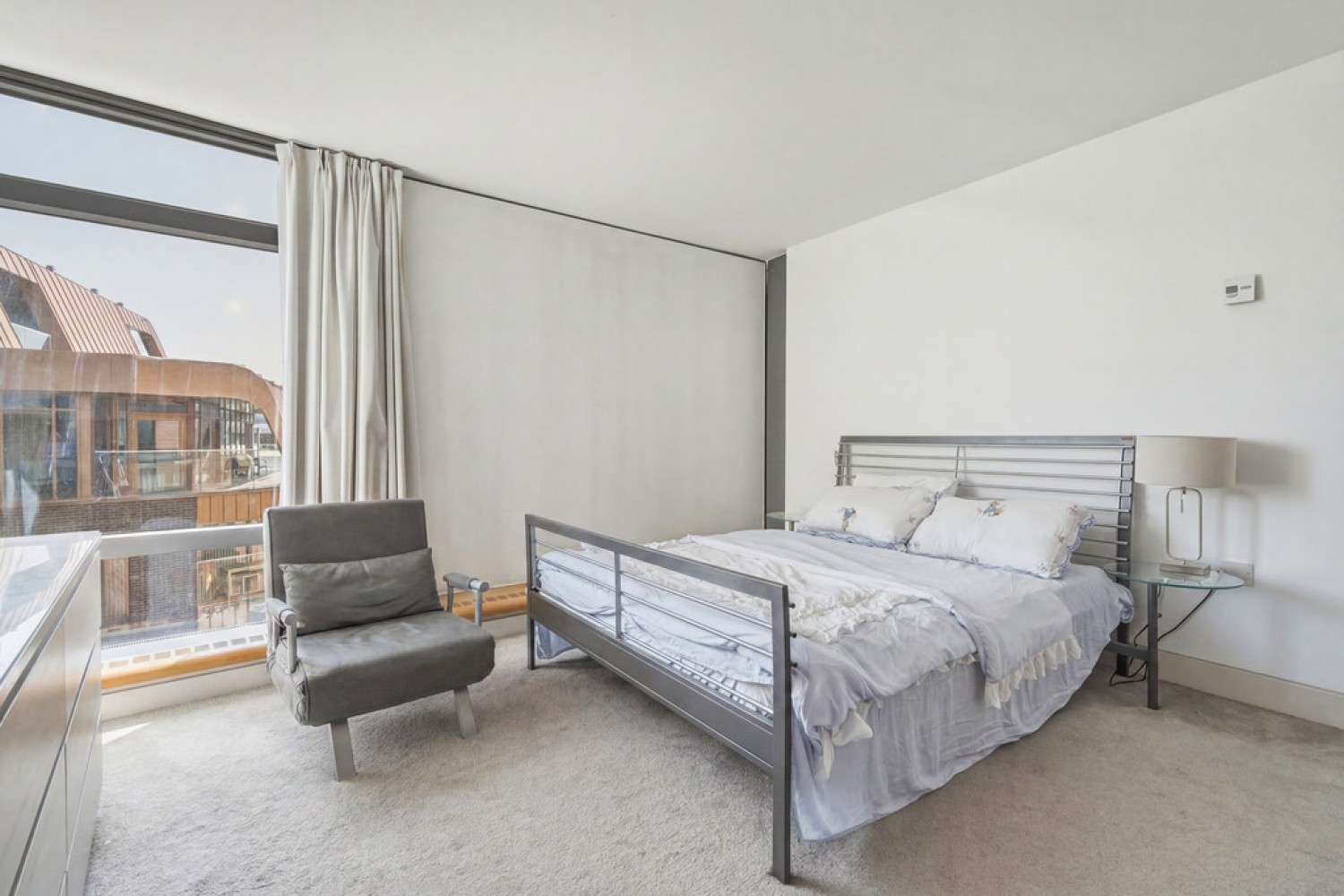 3 bedroom Flat for Letting Parliament View Apartments, Albert Embankment