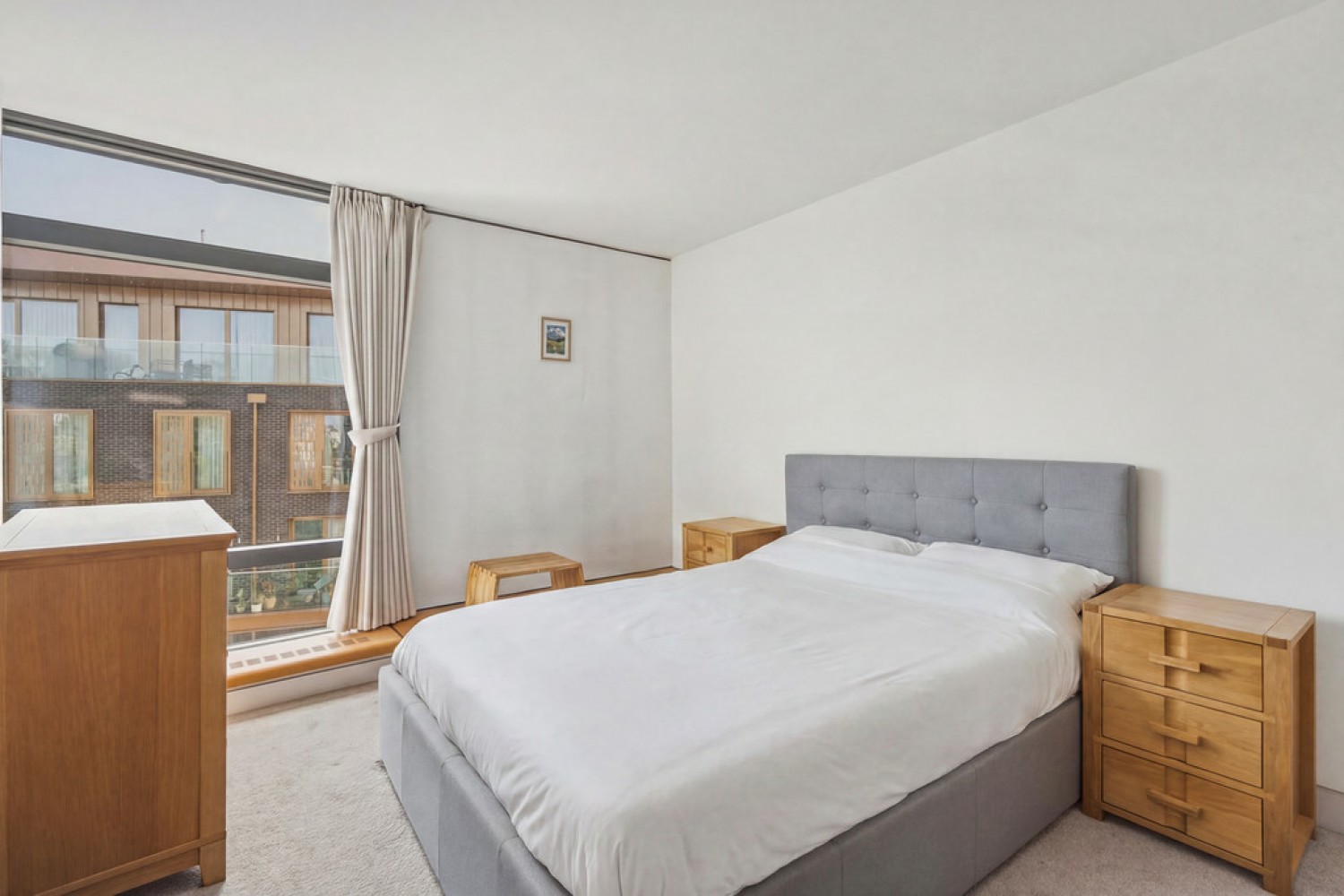 3 bedroom Flat for Letting Parliament View Apartments, Albert Embankment