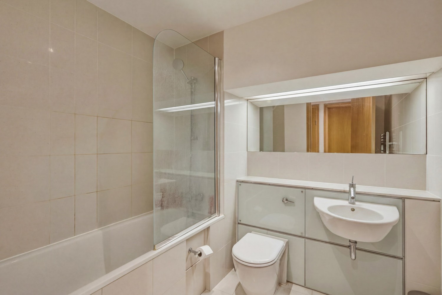 3 bedroom Flat for Letting Parliament View Apartments, Albert Embankment