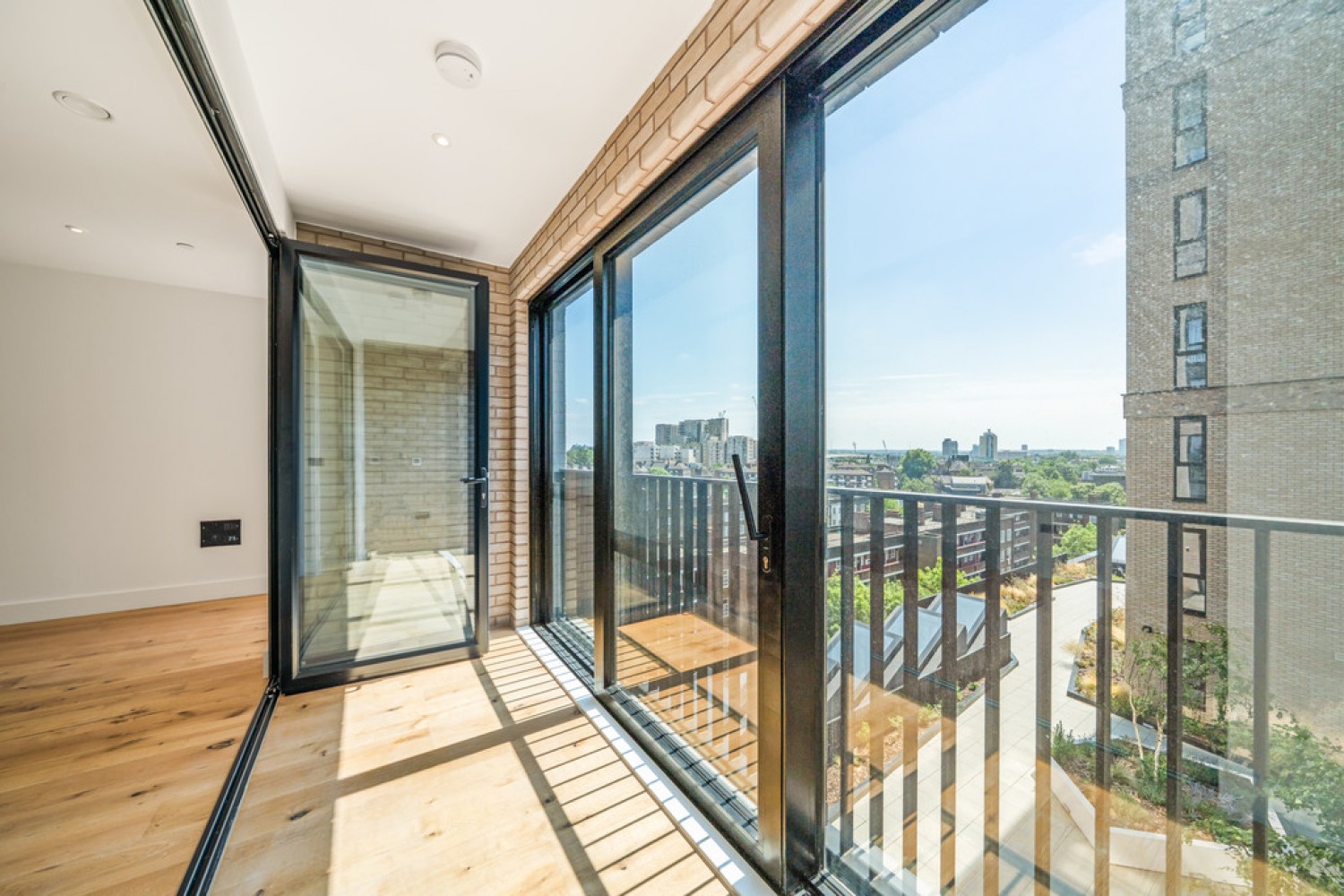 1 bedroom Flat for Letting Graphite Square, Vauxhall