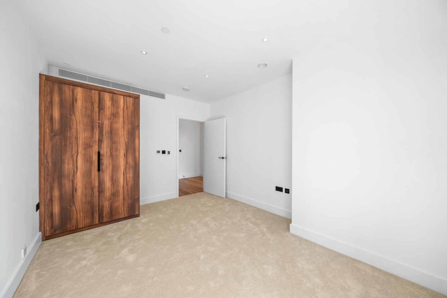1 bedroom Flat for Letting Graphite Square, Vauxhall