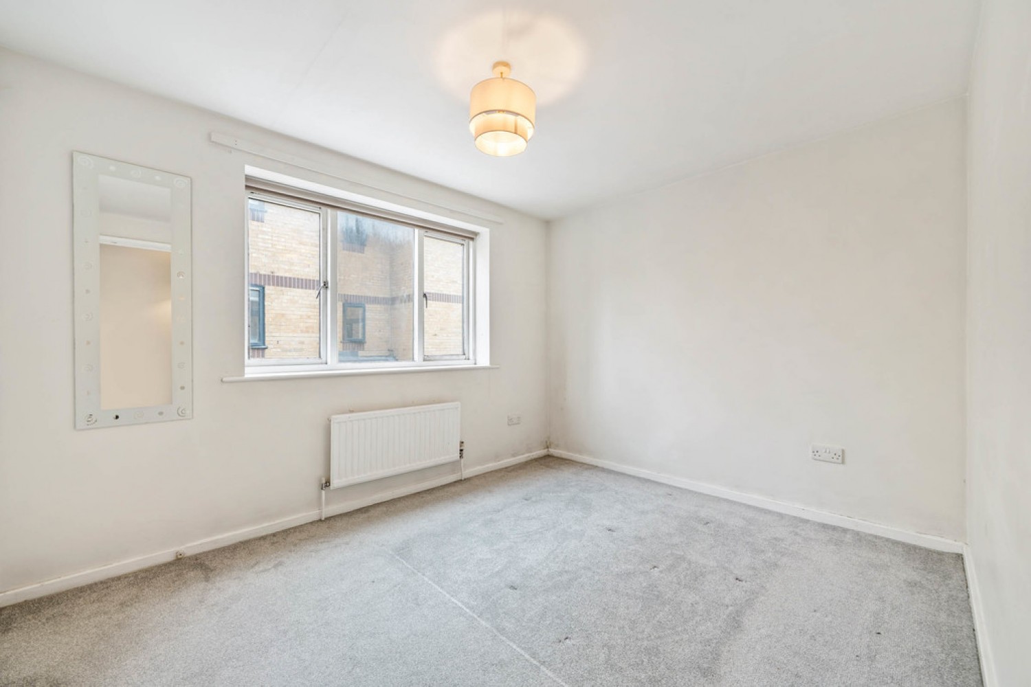 1 bedroom Flat for Letting Fairchild Close, Battersea