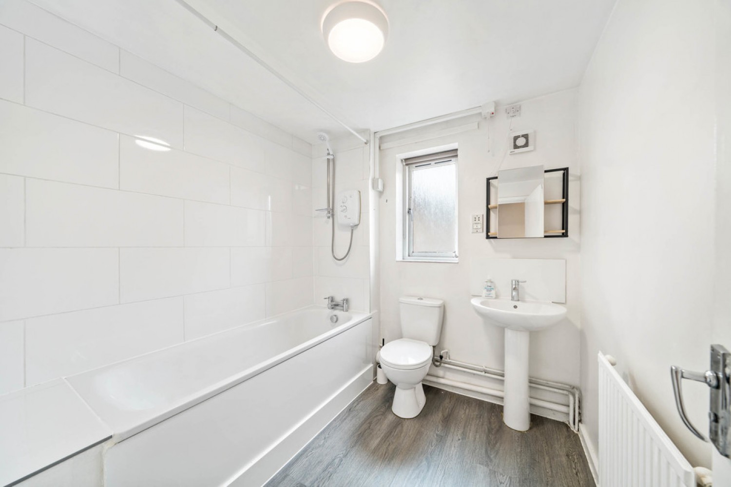 1 bedroom Flat for Letting Fairchild Close, Battersea