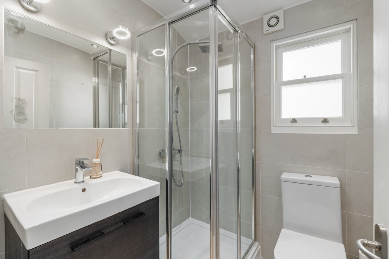 4 bedroom House for Letting Kerrison Road, Battersea, Wandsworth