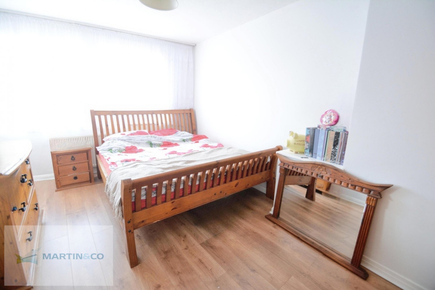 3 bedroom Flat for Letting High Street, Walton On Thames