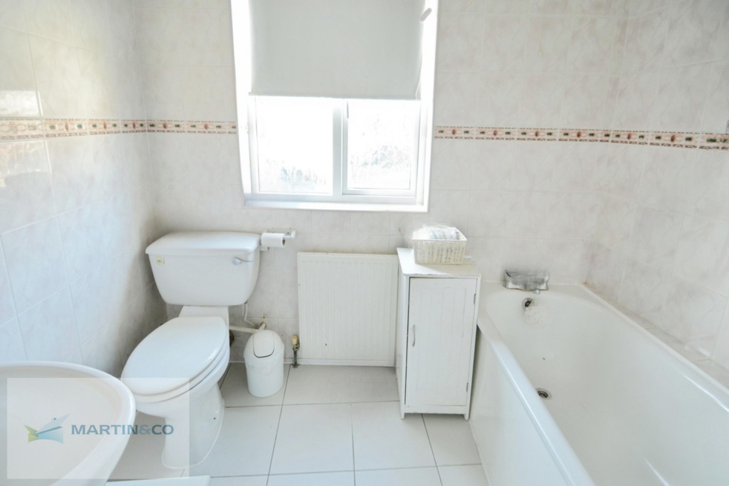 3 bedroom Flat for Letting High Street, Walton On Thames