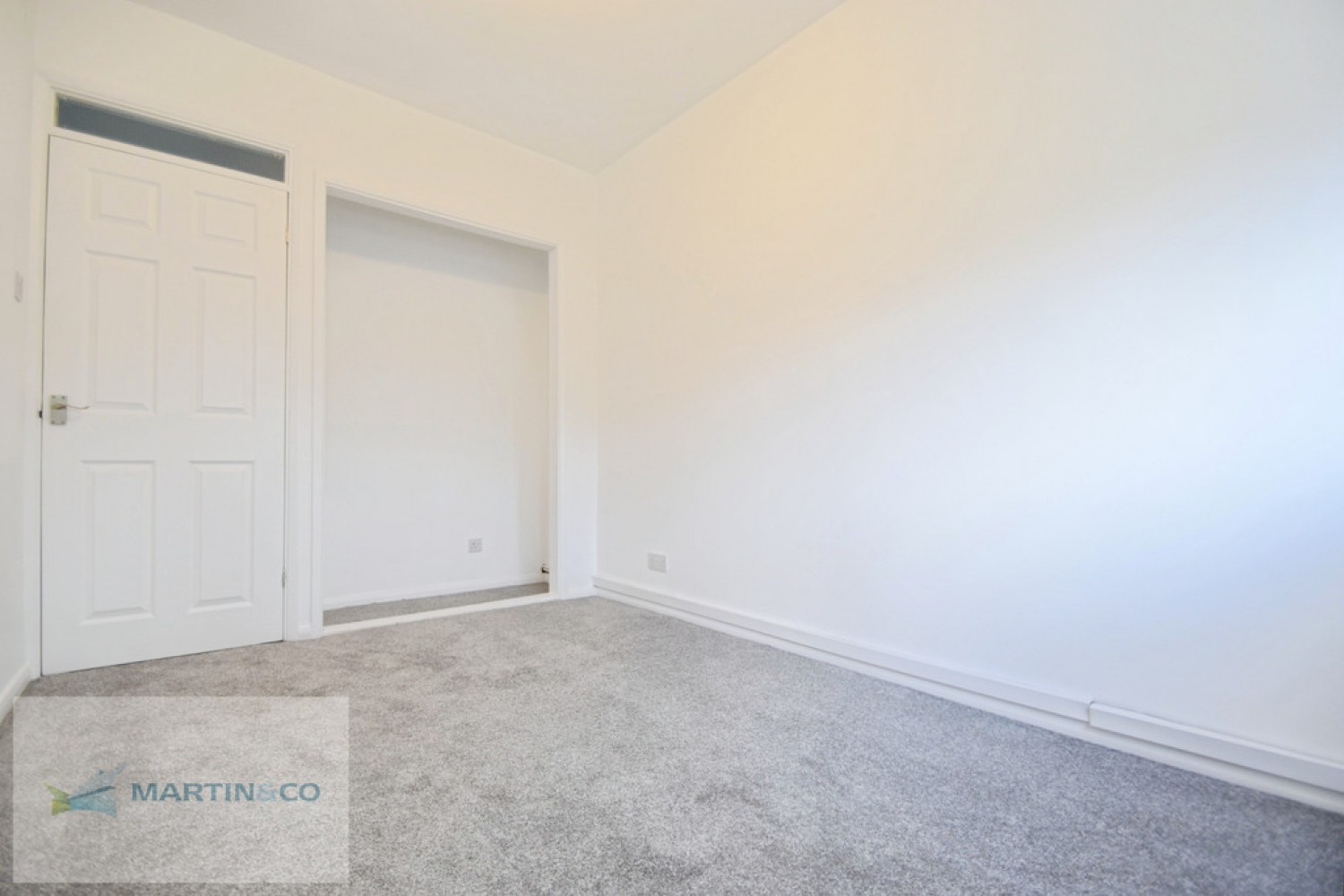 2 bedroom Flat for Letting Walton On Thames