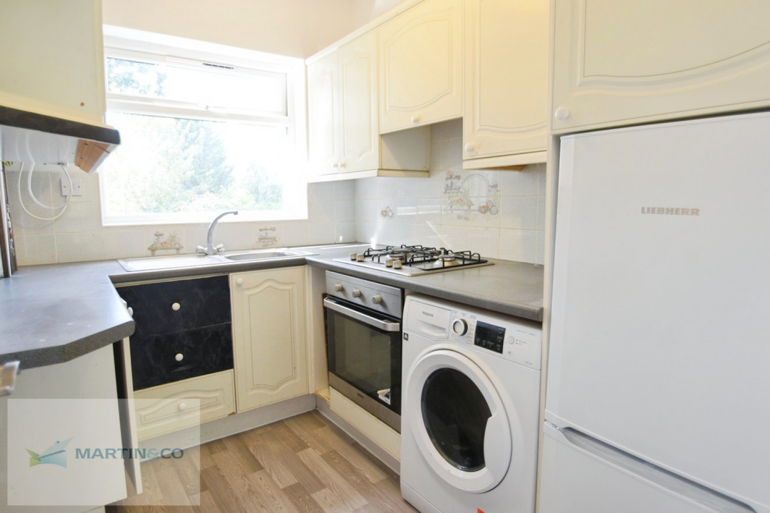 2 bedroom Flat for Letting Walton On Thames