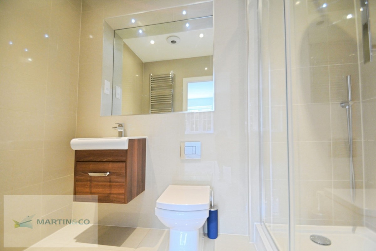 Upper Halliford, Shepperton