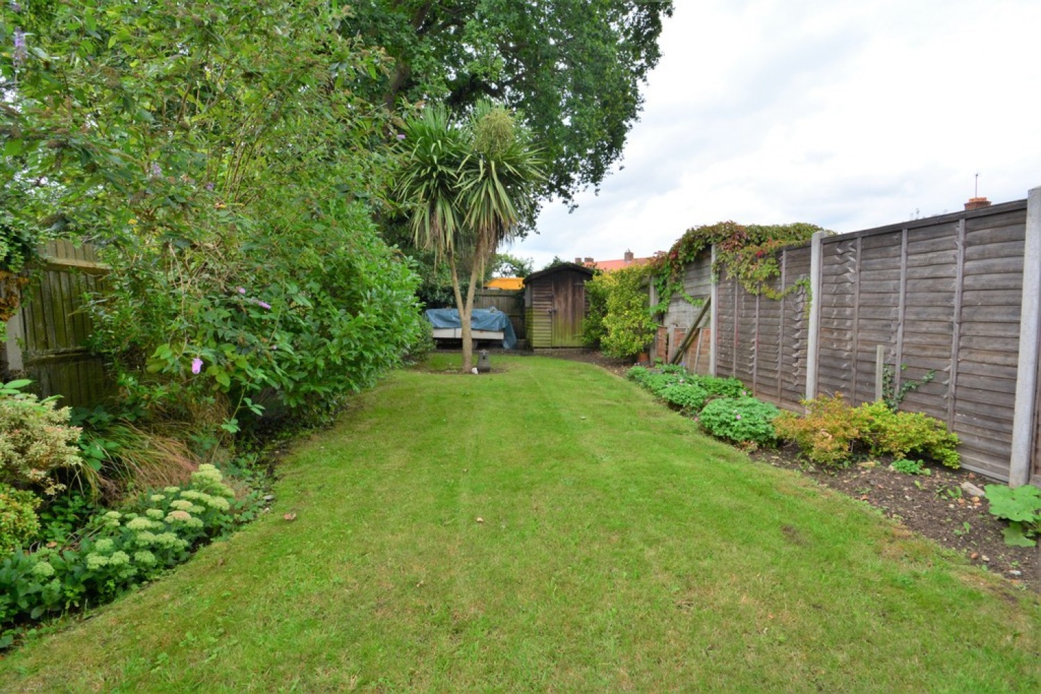 1 bedroom House for Sale Walton on Thames