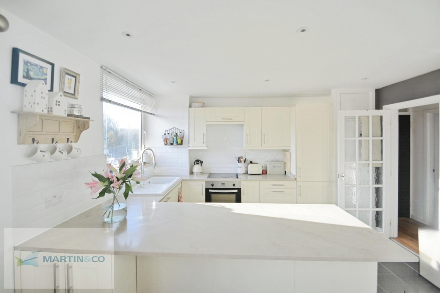 2 bedroom Flat for Letting Walton On Thames