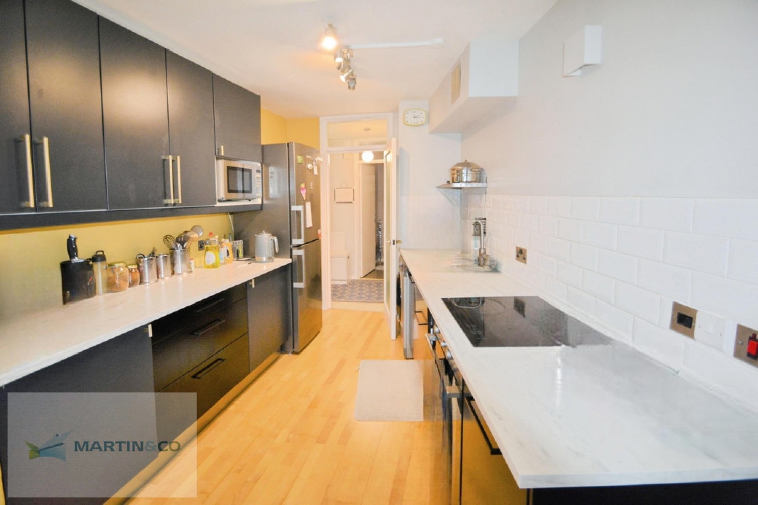 3 bedroom Flat for Letting Station Avenue