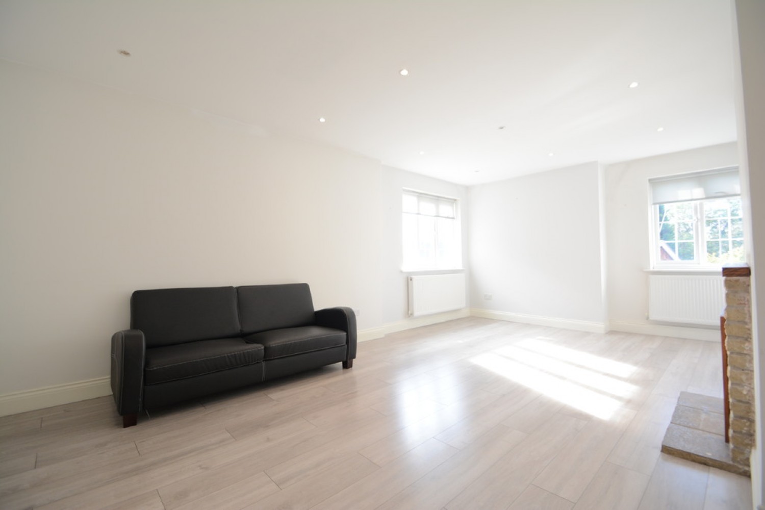 2 bedroom Flat for Letting Hersham Road