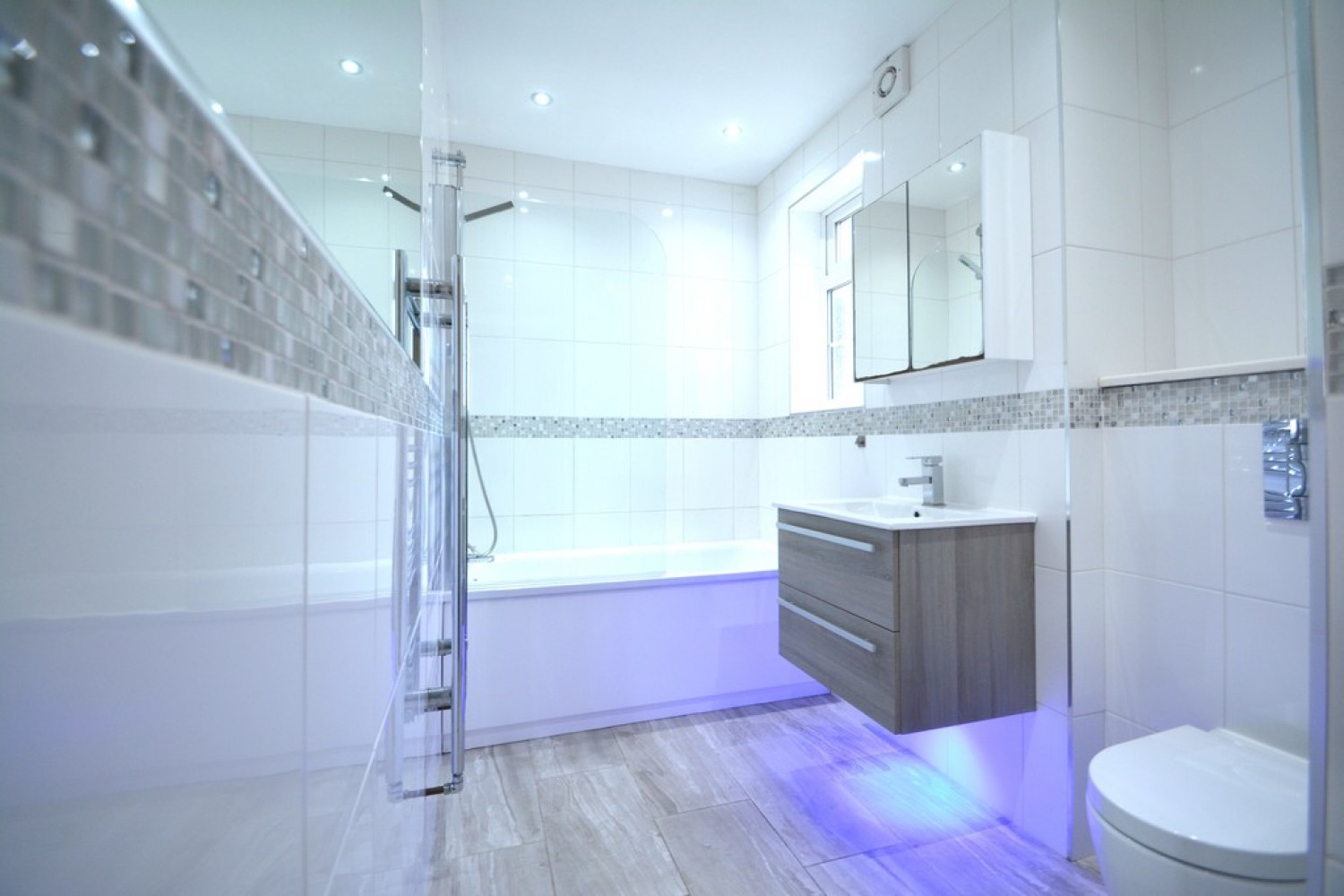 2 bedroom Flat for Letting Hersham Road