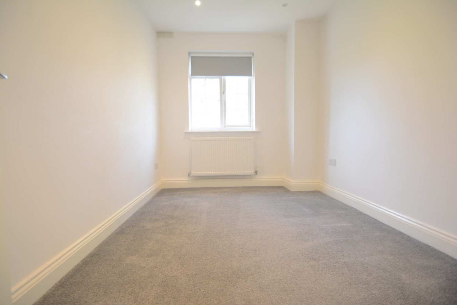2 bedroom Flat for Letting Hersham Road