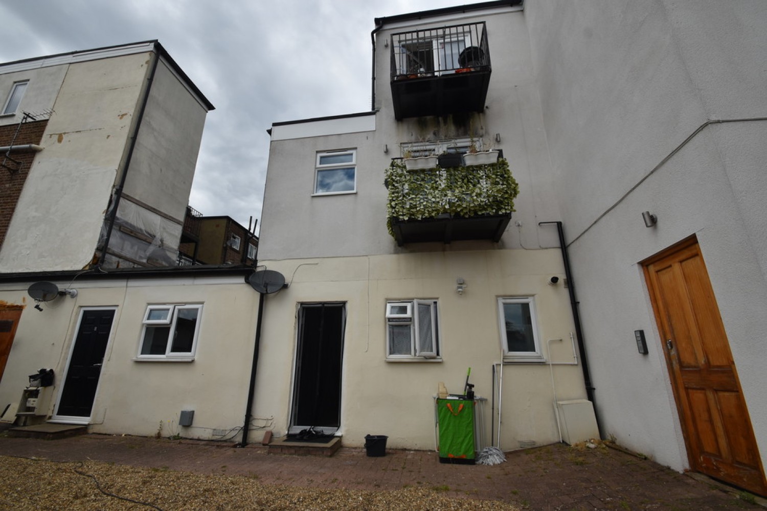 Central Avenue, West Molesey