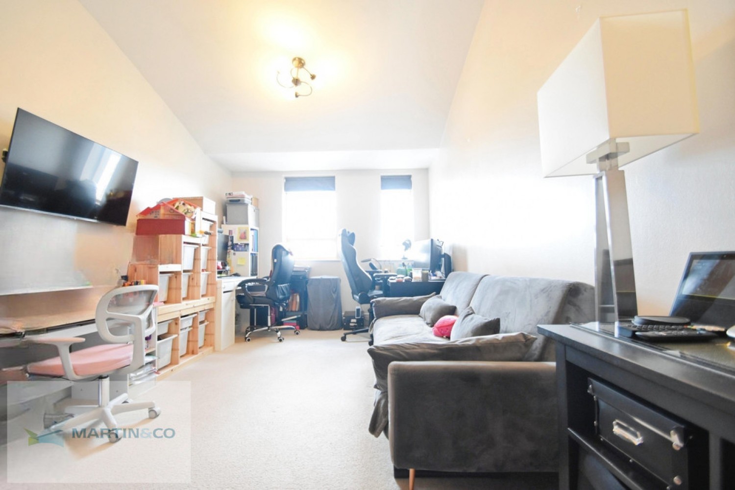 1 bedroom Flat for Sale Pretoria Road, Cherstsey